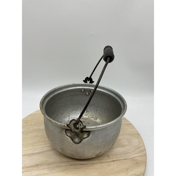 Vintage Aluminum Campfire Pot Kettle Bail Handle Rustic Primitive Cookware - Picture 2 of 9